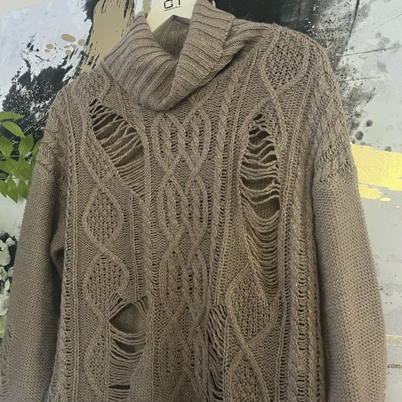 T by Talia Distressed Wool Turtleneck - Picture 8 of 8